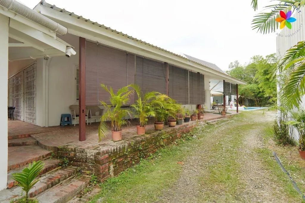 30P White House Retreat - Pool & Event Hall Kuala Lumpur 0*,  Malaysia