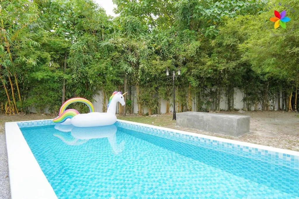 Villa 30P White House Retreat - Pool & Event Hall Kuala Lumpur